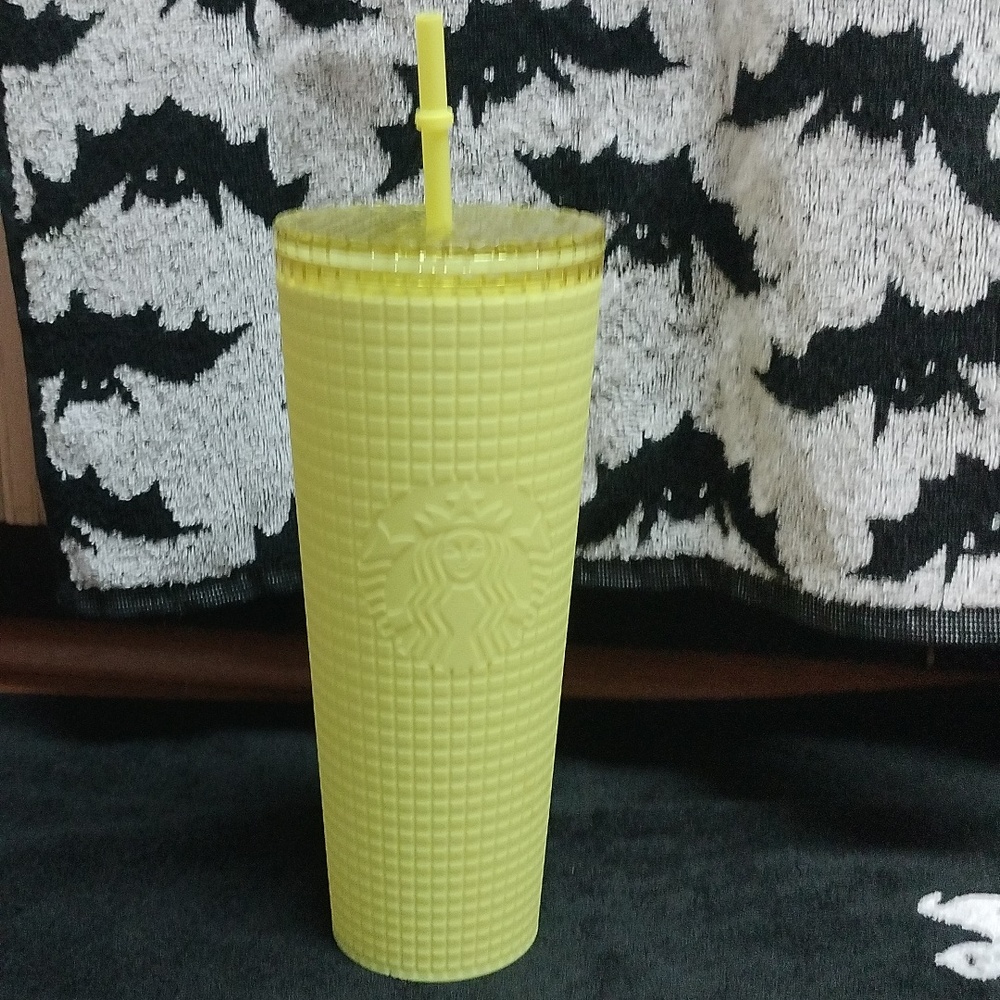 Venti Starbucks tumbler